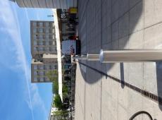 Fourniture et pose de bornes anti-bélier sur le parvis de la gare de Saint Pierre des Corps par notre équipe.