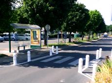 Différentes installations en signalisation posée dans la ville de Bléré en Indre et Loire.